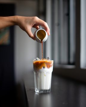 Cara Membuat Es Kopi Susu Gula Aren by jayden-sim-